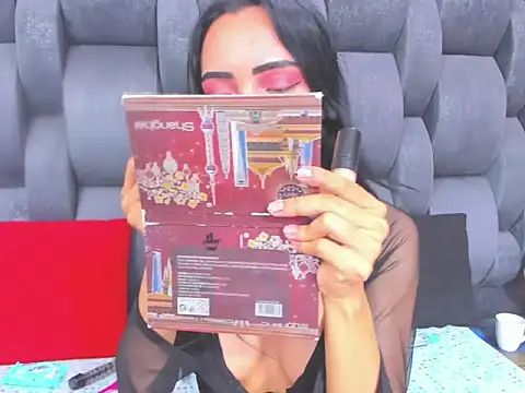 valerythompsonper online show from January 12, 2026, 7:31 pm