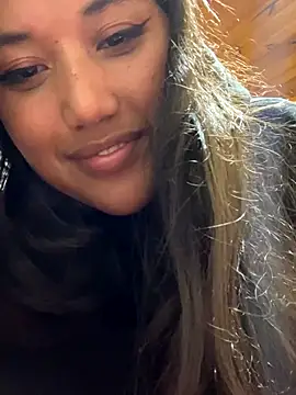 SharaRous online show from October 28, 2025, 2:56 am