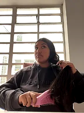 SharaRous online show from October 6, 2025, 12:50 pm