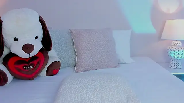 SusanAdams1 online show from April 15, 2026, 7:58 pm