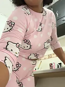 Snapshot of Rizos_hot_official chatting on November 13, 2025, 3:49 pm Rizos hot official online show from November 13, 2025, 3:49 pm