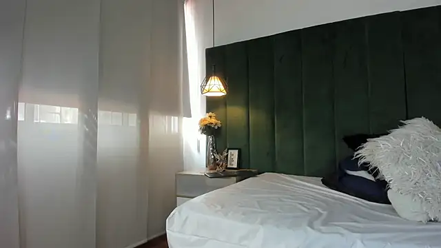 kittyy milk 001 online show from September 28, 2025, 8:05 pm