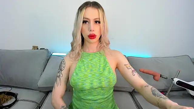 Snapshot of Sweet_Soffi chatting on November 10, 2025, 2:05 am Sweet Soffi online show from November 10, 2025, 2:05 am