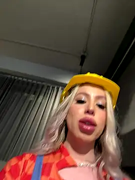 Snapshot of Sweet_Soffi chatting on October 31, 2025, 3:03 am Sweet Soffi online show from October 31, 2025, 3:03 am