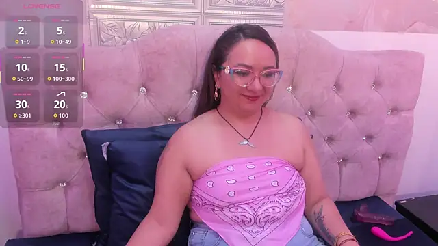 leyla smithh online show from September 20, 2025, 12:21 pm