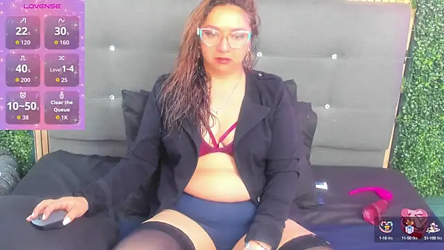 leyla smithh online show from September 11, 2025, 12:16 pm