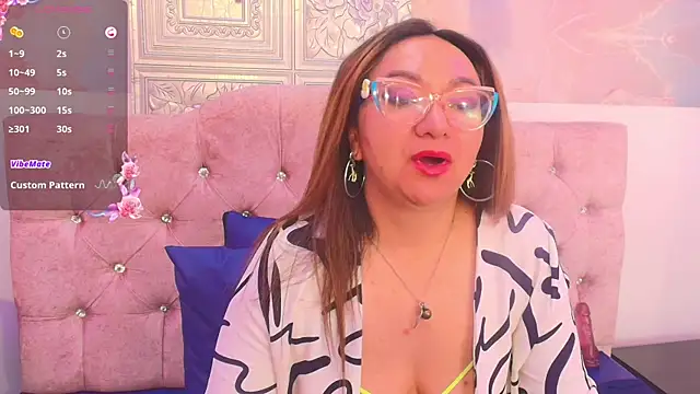 leyla smithh online show from September 30, 2025, 12:22 pm