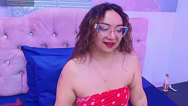 leyla smithh online show from October 5, 2025, 1:46 pm