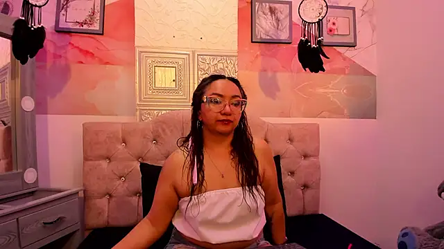 leyla smithh online show from October 29, 2025, 12:37 pm