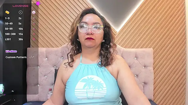 leyla smithh online show from November 25, 2025, 12:16 pm