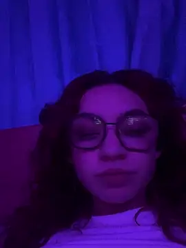 Red kytty6 online show from September 15, 2025, 4:57 am