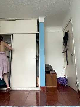 Red kytty6 online show from September 18, 2025, 5:49 pm