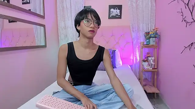 Snapshot of Liam_evvan chatting on September 20, 2025, 3:33 am Liam evvan online show from September 20, 2025, 3:33 am