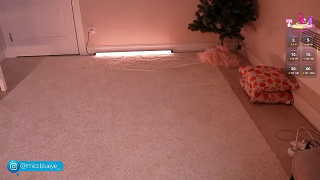 Miablueye online show from February 22, 2026, 3:57 pm