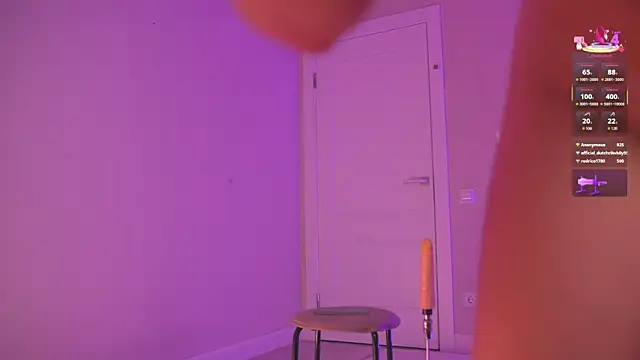 Miablueye online show from April 18, 2026, 7:58 pm