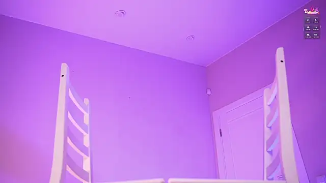 Miablueye online show from April 7, 2026, 4:42 pm