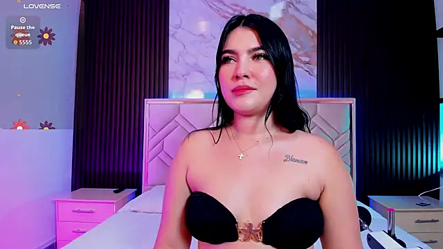 MiaaFarrel online show from September 11, 2025, 7:25 pm