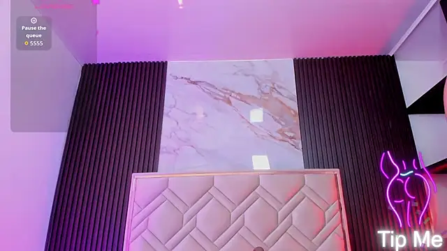 MiaaFarrel online show from September 28, 2025, 7:04 am