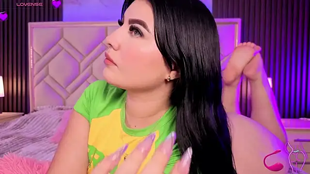 MiaaFarrel online show from March 31, 2026, 7:16 pm