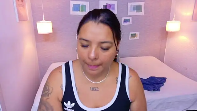 fat naughtyass online show from April 20, 2026, 1:35 pm