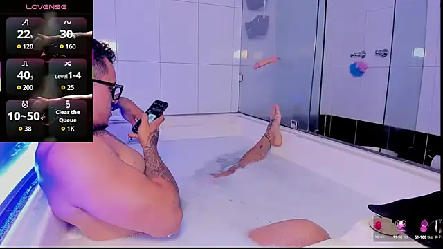 ArnoldSexy  online show from September 19, 2025, 8:35 pm