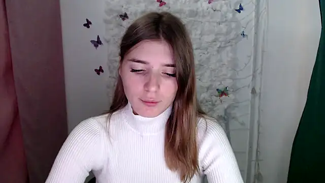 JuiceLips   online show from September 17, 2025, 12:40 pm