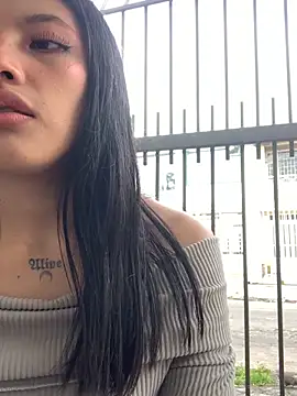 KloePink  online show from October 25, 2025, 11:42 am