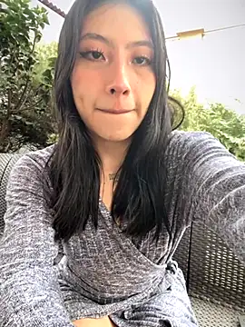 KloePink  online show from October 1, 2025, 2:21 pm