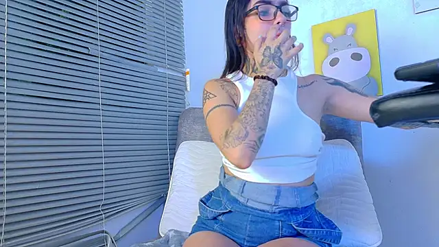 scarlentlink online show from March 6, 2026, 10:32 am