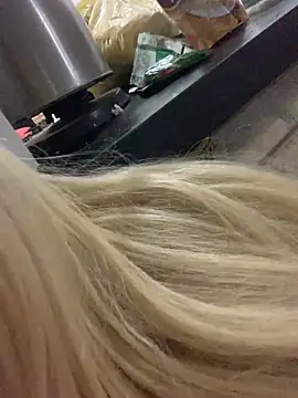 loiragoxtosinnha online show from October 28, 2025, 3:07 am