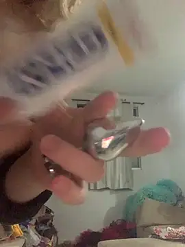 loiragoxtosinnha online show from October 22, 2025, 2:11 am