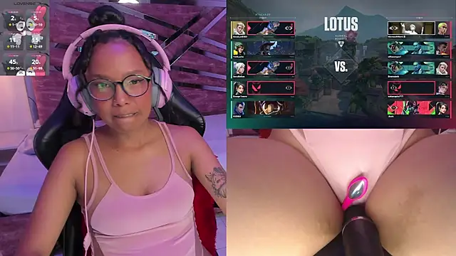 NovaLyn online show from November 10, 2025, 4:06 am