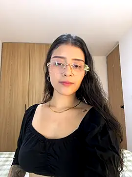 CatadeLuca online show from September 12, 2025, 5:40 am