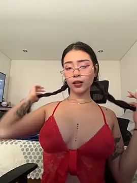 CatadeLuca online show from December 18, 2025, 6:23 pm