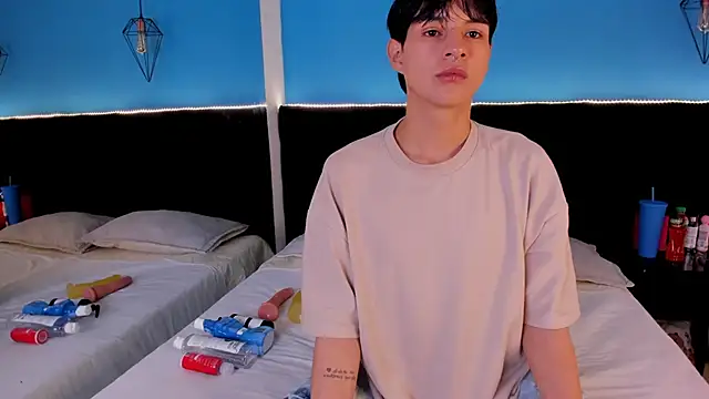 Snapshot of AleAurarashi chatting on September 11, 2025, 3:39 am AleAurarashi online show from September 11, 2025, 3:39 am