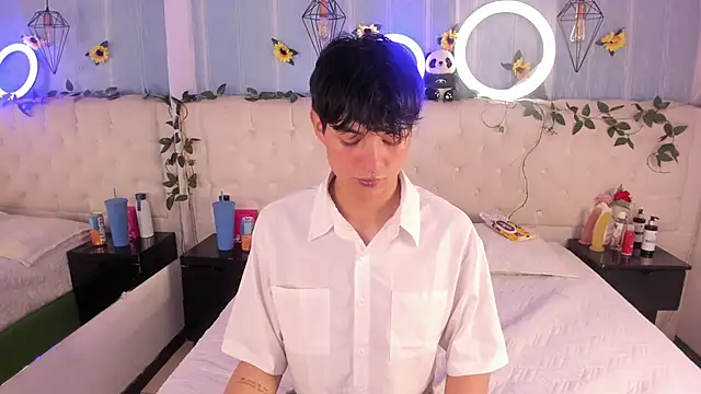 Snapshot of AleAurarashi chatting on November 25, 2025, 3:18 am AleAurarashi online show from November 25, 2025, 3:18 am