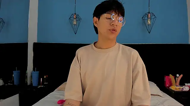 Snapshot of AleAurarashi chatting on September 28, 2025, 1:18 pm AleAurarashi online show from September 28, 2025, 1:18 pm