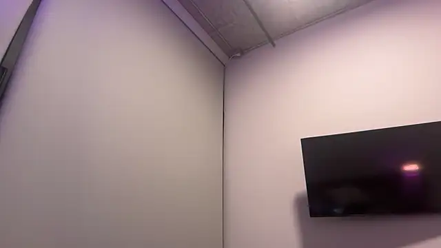 Hothotboyg online show from March 26, 2026, 6:33 am