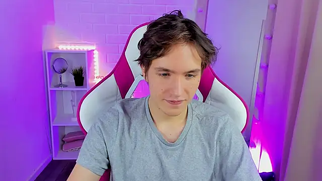 Ethan Rivers online show from November 5, 2025, 12:52 pm