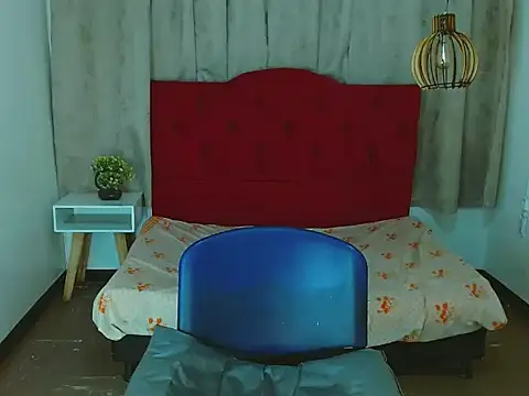 Snapshot of luisa__torres chatting on September 19, 2025, 3:32 am luisa torres online show from September 19, 2025, 3:32 am