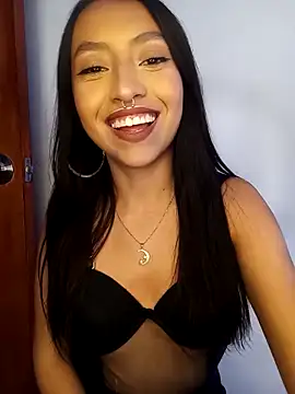 Luna Moo  online show from November 25, 2025, 4:24 am