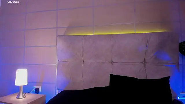 Luna Moo  online show from October 2, 2025, 4:49 am