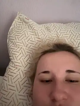 imawhorenslut19 online show from April 15, 2026, 5:17 pm