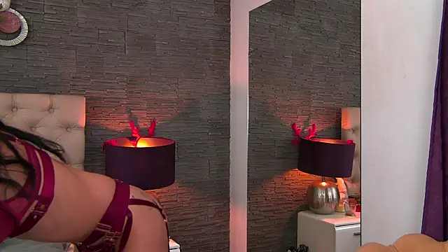 VannyFoxx online show from April 15, 2026, 2:10 pm