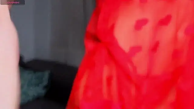 Snapshot of SkinnyMode chatting on November 1, 2025, 4:45 pm SkinnyMode online show from November 1, 2025, 4:45 pm