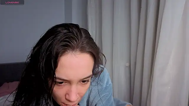 Snapshot of SkinnyMode chatting on October 16, 2025, 9:56 pm SkinnyMode online show from October 16, 2025, 9:56 pm