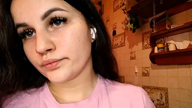 DierdreCousineau online show from November 7, 2025, 10:09 am