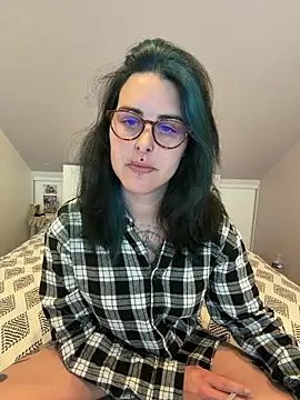 Snapshot of LadyNocturne chatting on May 19, 2026, 1:40 pm LadyNocturne online show from May 19, 2026, 1:40 pm