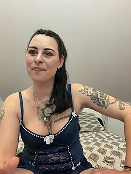 LadyNocturne online show from April 18, 2026, 3:47 pm