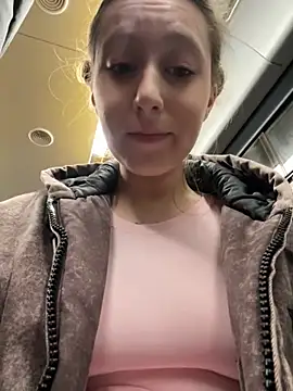 FroggyAnna online show from November 12, 2025, 3:38 pm